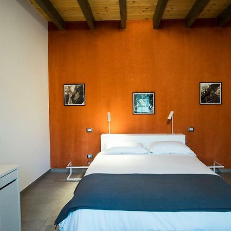 Отель La Casa Di Raffaele Матера Экстерьер фото