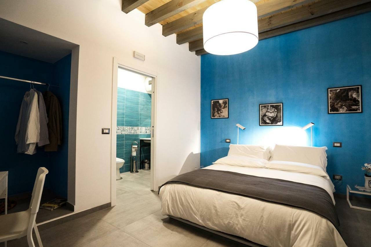 Отель La Casa Di Raffaele Матера Экстерьер фото