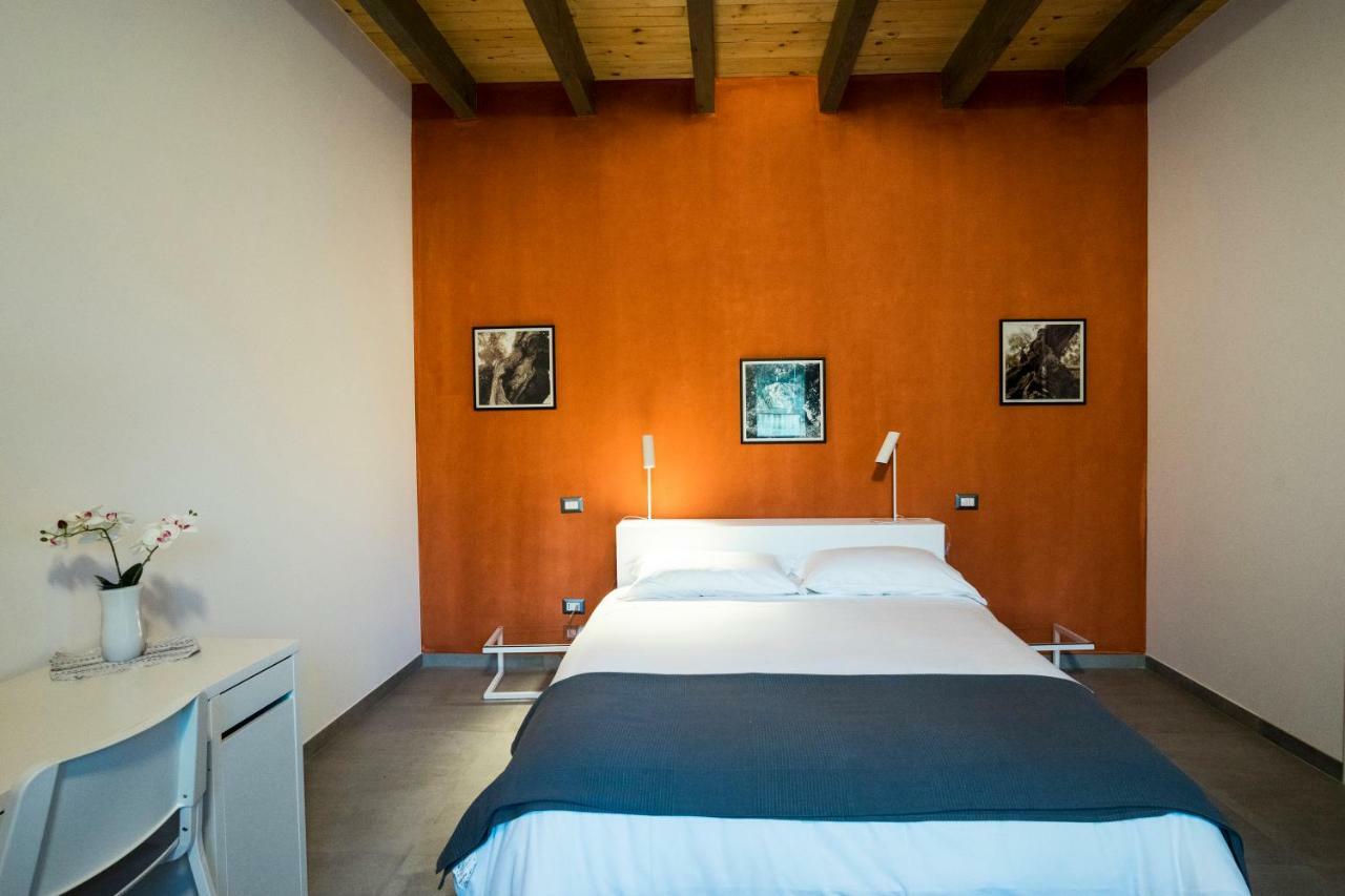 Отель La Casa Di Raffaele Матера Экстерьер фото